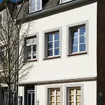 Apartamento Jasta Homes Wohlfühl-loft, Altstadt, Infrarot-sauna, Parkplatz, Netflix Saarburg